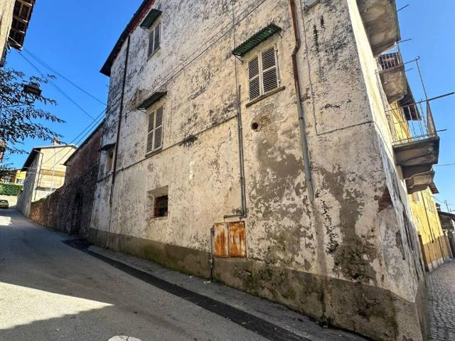 Villa Indipendente in vendita a Verzuolo, Piemonte