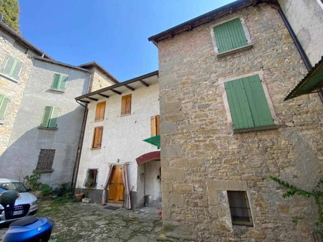 Villa Indipendente in vendita a Appennino Reggiano, Re