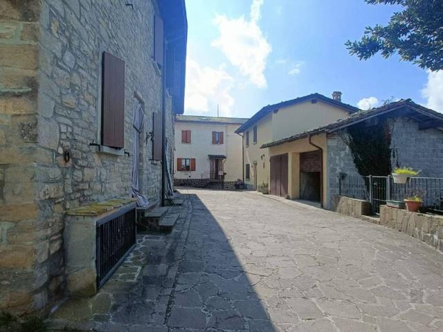 Villa Indipendente in vendita a Appennino Reggiano, Re