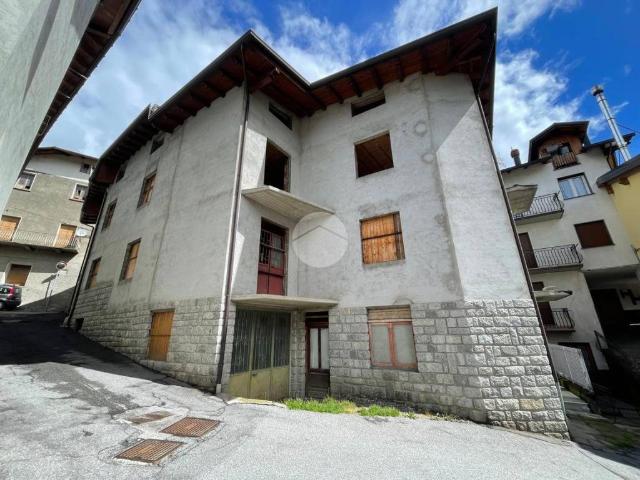 Villa Indipendente in vendita a Comunità montana della valle Camonica, Vezza D'oglio