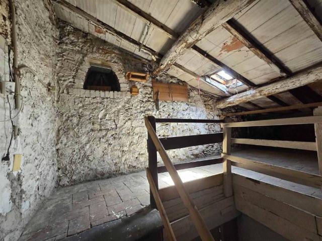 Villa Indipendente in vendita a Vezzano Inferiore, Vezzano Ligure