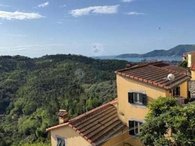 Villa Indipendente in vendita a Vezzano Ligure, Liguria