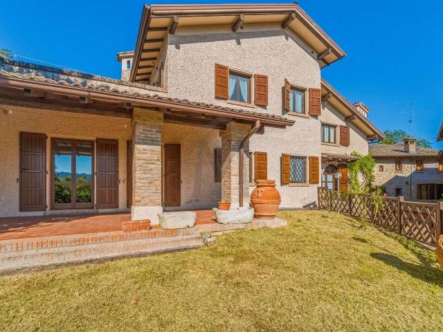 Villa Indipendente in vendita a Colline Matildiche, Re