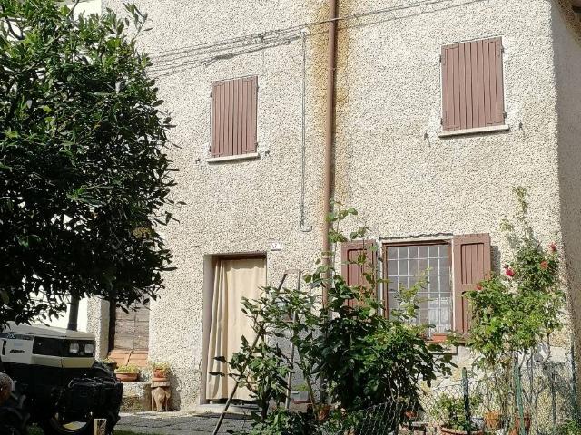 Villa Indipendente in vendita a Colline Matildiche, Re