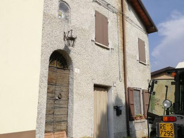 Villa Indipendente in vendita a Colline Matildiche, Re