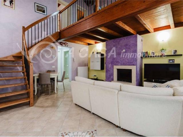 Villa Indipendente in vendita a Viadana, Lombardia