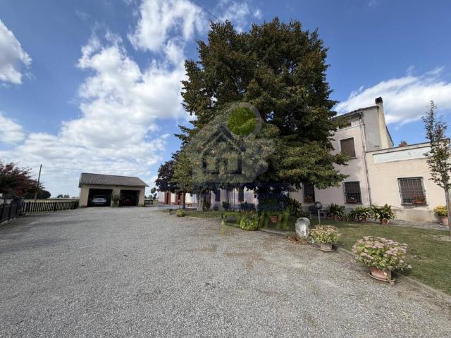 Villa Indipendente in vendita a Salina, Viadana