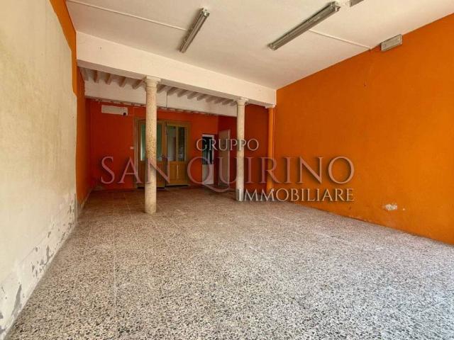 Villa Indipendente in vendita a Viadana, Lombardia