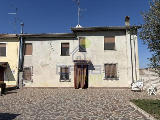 Villa Indipendente in vendita a Banzuolo, Viadana