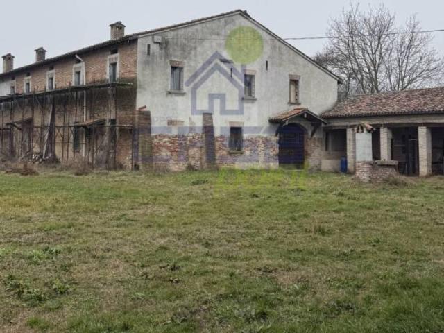 Villa Indipendente in vendita a Viadana, Lombardia