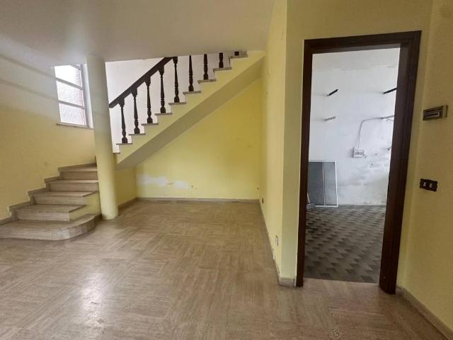 Villa Indipendente in vendita a Viadana, Lombardia