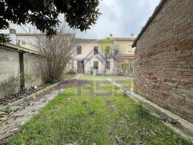 Villa Indipendente in vendita a Viadana, Lombardia