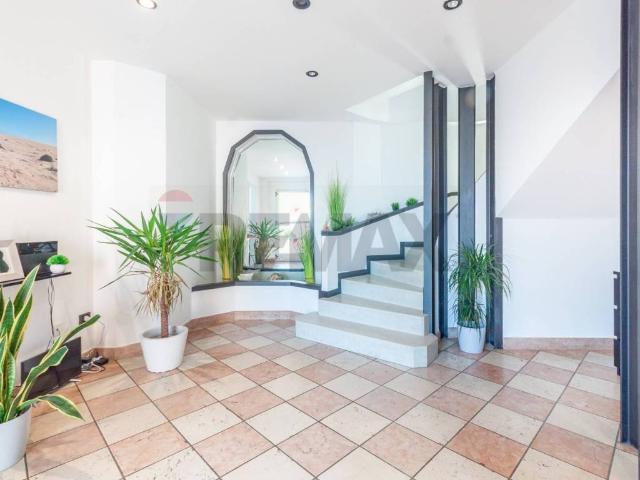 Villa Indipendente in vendita a Viadana, Lombardia