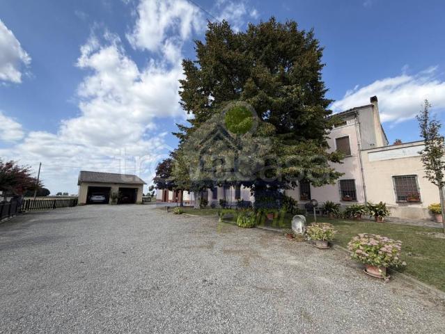 Villa Indipendente in vendita a Salina, Viadana