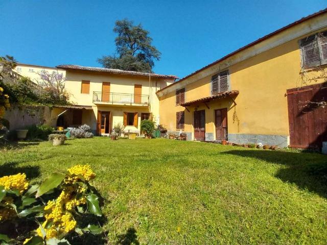 Villa Indipendente in vendita a Piemonte, Asti
