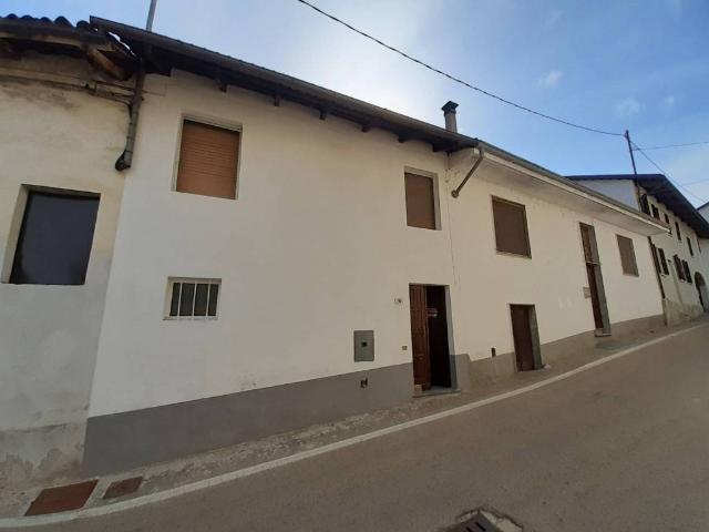 Villa Indipendente in vendita a Piemonte, Asti