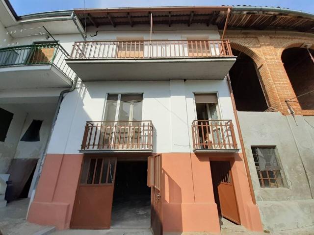 Villa Indipendente in vendita a Piemonte, Asti