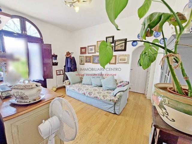 Villa Indipendente in vendita a Viareggio, Toscana