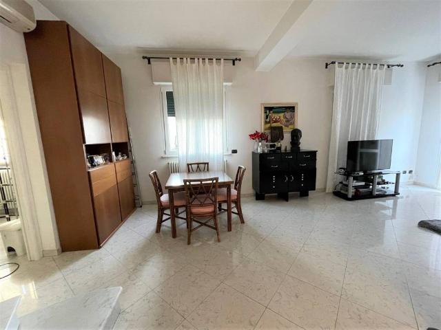 Villa Indipendente in vendita a Viareggio, Toscana