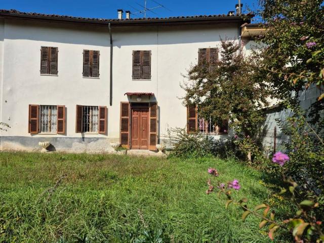 Villa Indipendente in vendita a Piemonte, Asti