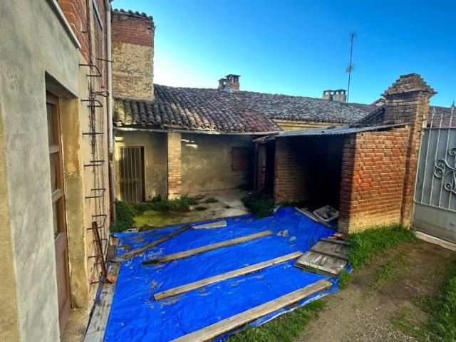 Villa Indipendente in vendita a Piemonte, Asti