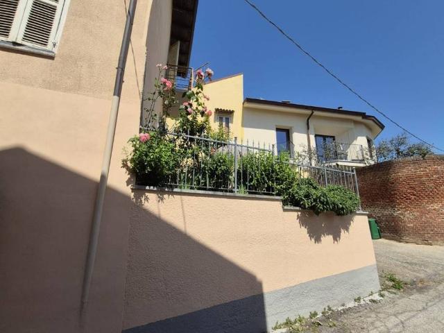Villa Indipendente in vendita a Piemonte, Asti