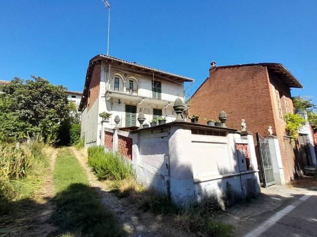 Villa Indipendente in vendita a Piemonte, Asti