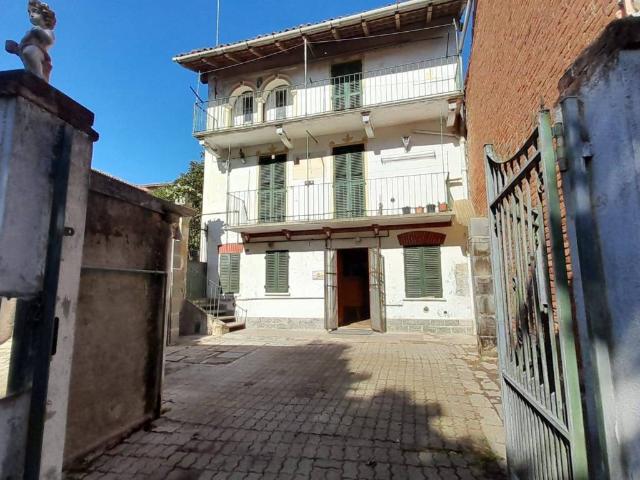 Villa Indipendente in vendita a Piemonte, Asti