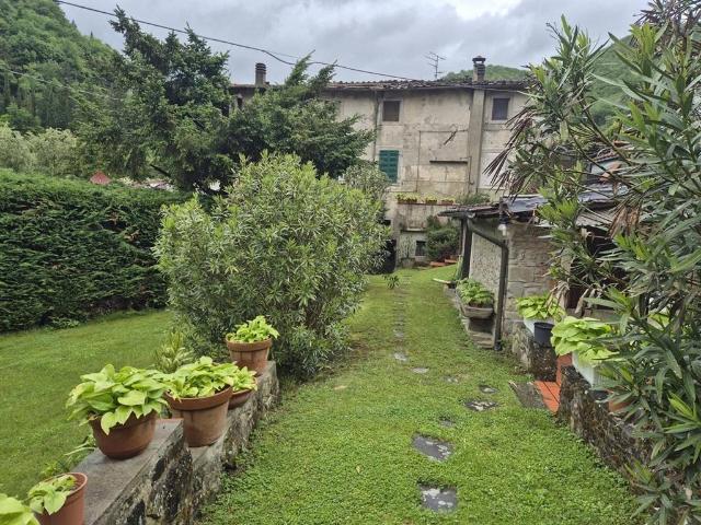 Villa Indipendente in vendita a Vicchio, Toscana