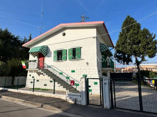 Villa Indipendente in vendita a Vicenza, Veneto