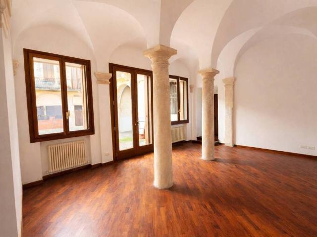 Villa Indipendente in vendita a Vicenza, Veneto
