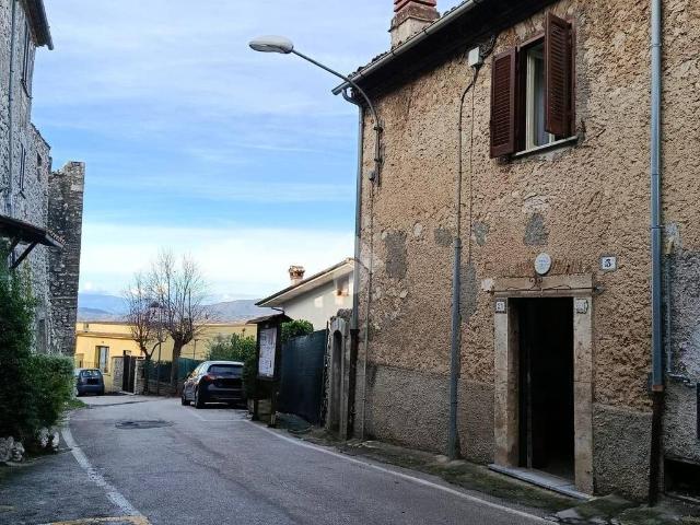 Villa Indipendente in vendita a Vico Nel Lazio, Lazio
