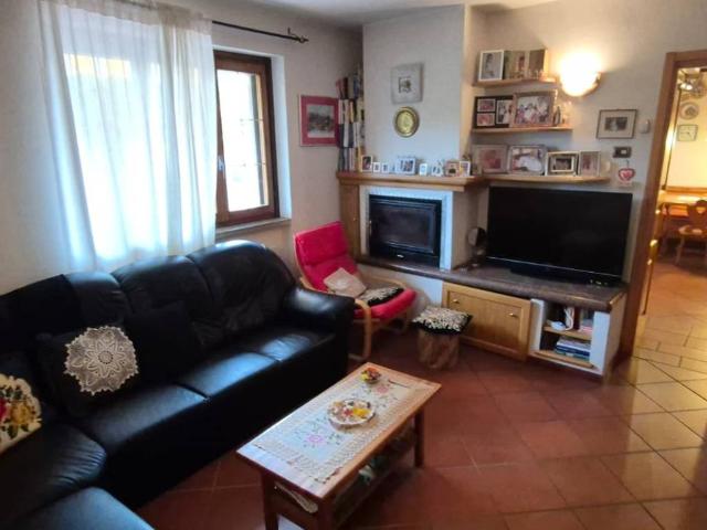 Villa Indipendente in vendita a Comunità Montana del Piambello, Viggiù