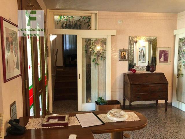 Villa Indipendente in vendita a Stra, Veneto