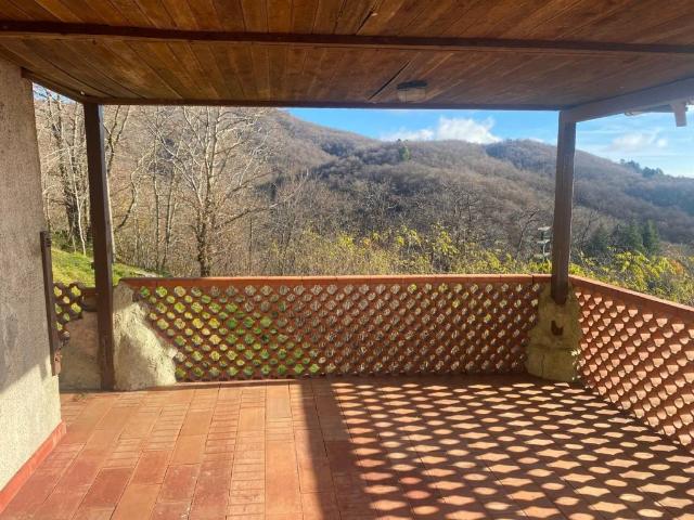 Villa Indipendente in vendita a Unione dei comuni Media Valle del Serchio, Villa Basilica