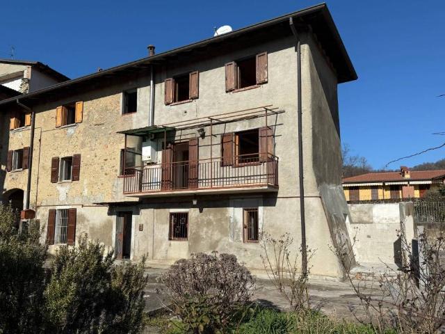 Villa Indipendente in vendita a Valle, Villa D'adda