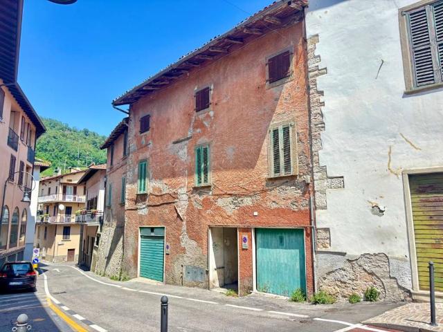 Villa Indipendente in vendita a Bruntino, Villa D'almè
