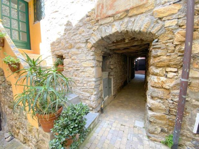Villa Indipendente in vendita a Villa Faraldi, Liguria