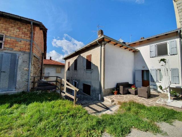 Villa Indipendente in vendita a Appennino Reggiano, Re