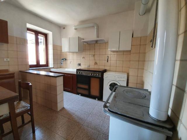 Villa Indipendente in vendita a Appennino Reggiano, Re