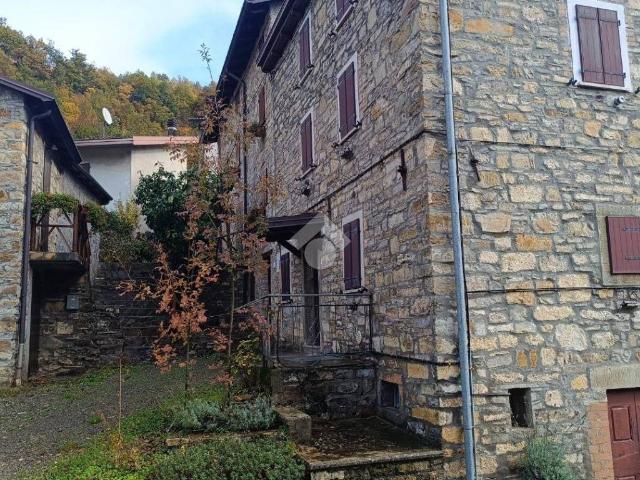 Villa Indipendente in vendita a Appennino Reggiano, Re