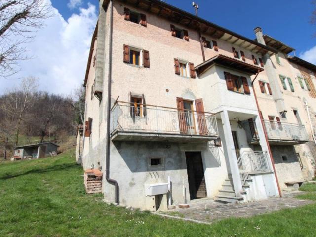 Villa Indipendente in vendita a Appennino Reggiano, Re