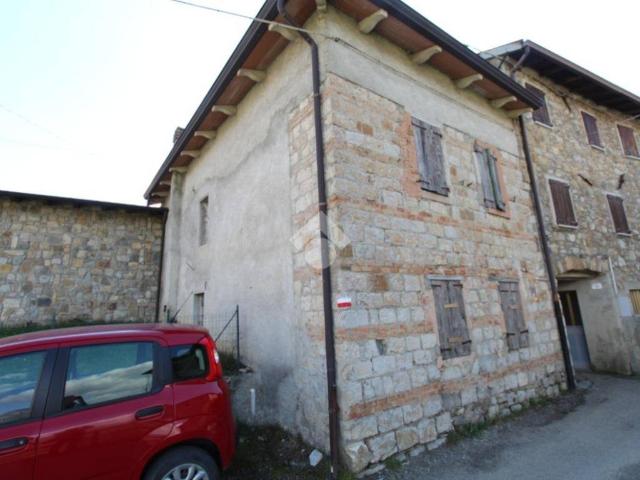 Villa Indipendente in vendita a Appennino Reggiano, Re