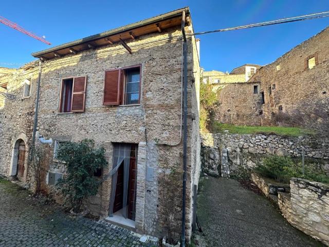 Villa Indipendente in vendita a Villa Santa Lucia Degli Abruzzi, Abruzzo