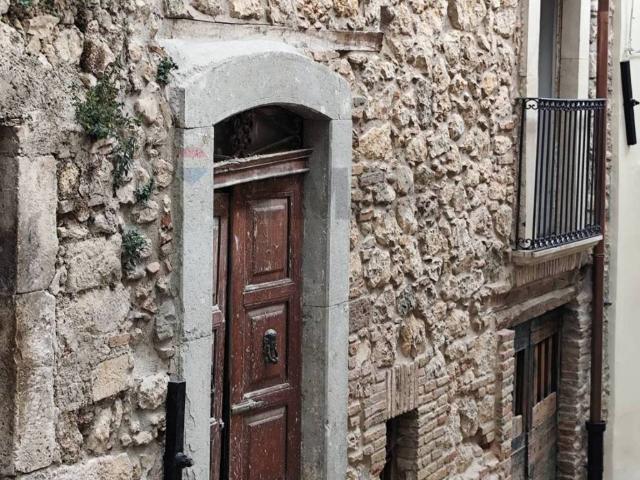 Villa Indipendente in vendita a Villa Santa Lucia Degli Abruzzi, Abruzzo