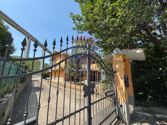 Villa Indipendente in vendita a Villa Santa Maria, Abruzzo