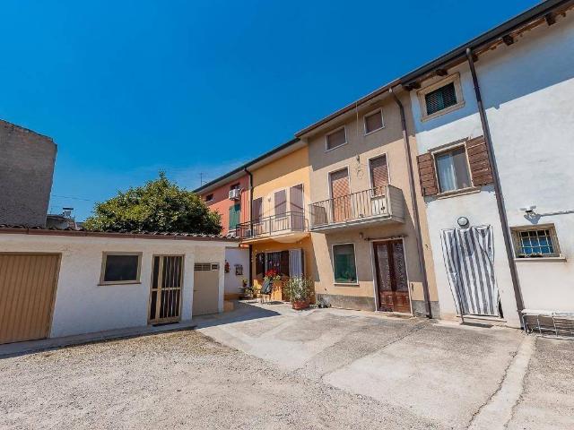 Villa Indipendente in vendita a Località Ca' Franchini, Villafranca Di Verona