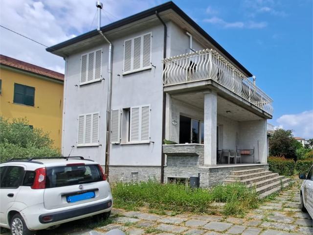 Villa Indipendente in vendita a Unione di comuni Montana Lunigiana, Villafranca In Lunigiana