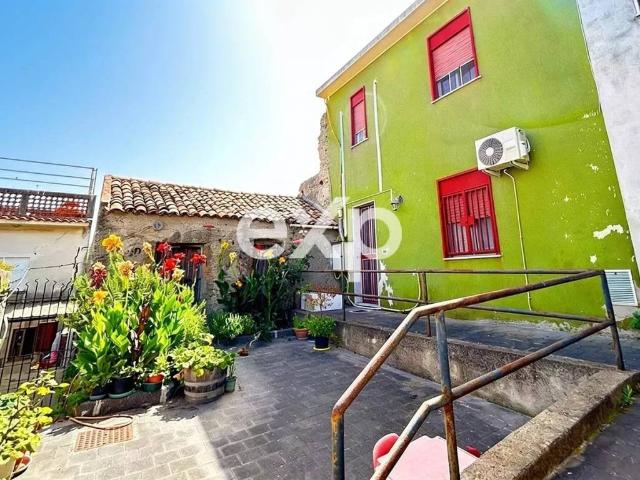 Villa Indipendente in vendita a Villafranca Tirrena, Sicilia