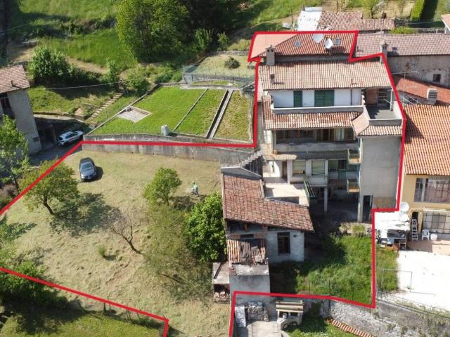 Villa Indipendente in vendita a Villongo, Bergamo
